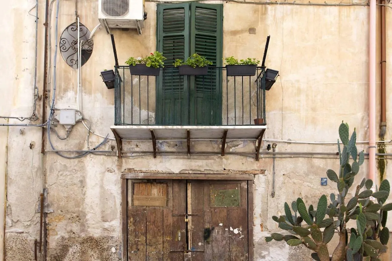 Real Umberto I° Suite 2 Palermo 0*,  Italia