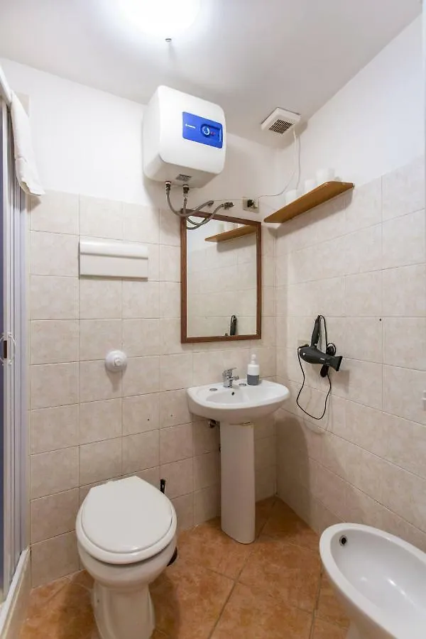 Real Umberto I° Suite 2 Палермо 0*,